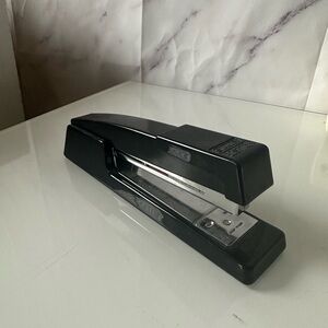 VINTAGE 90s BOSTITCH MODEL B440 STAPLER MADE IN TAIWAN